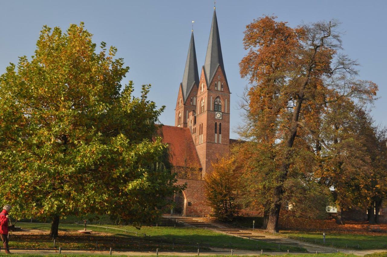 Kulturfreizeiten Ferienwohnungen Neuruppin Extérieur photo